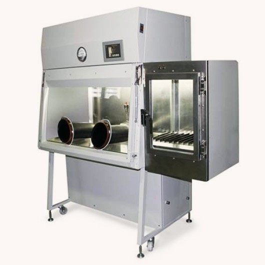 Isolators for sterile work (aseptic isolators)